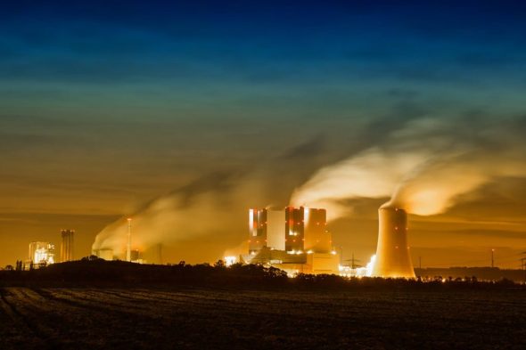 20150831_Notice_MetalsIndustryFuturePromising_HERA germany-factory-future