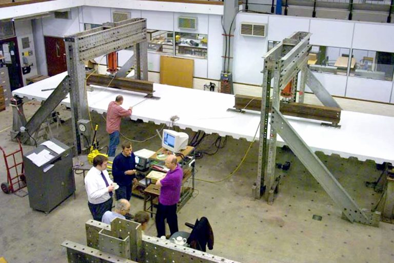 20160314_Notice_DesignCompositeBeamsWithSlabsUsingProfiledSteelDecking_STRUC composite-beam-loaded-failure