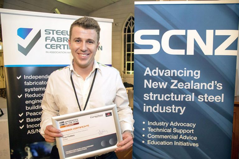 20161014_News_LocalApprenticeDemonstratesSkillsIndustryAward_HERA thomas-forbes-redsteel