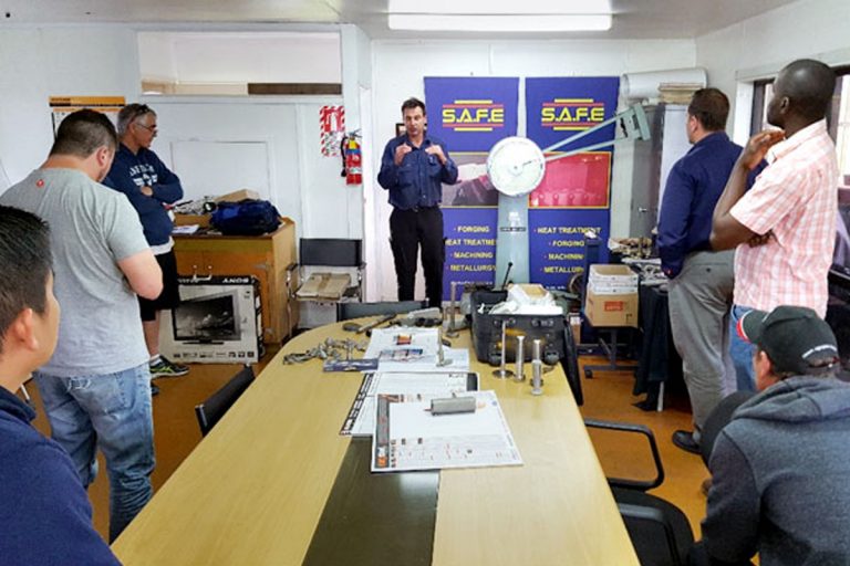 20170407_News_2016WeldingTrainingReview_1200x800 charpy-impact-test-demonstration