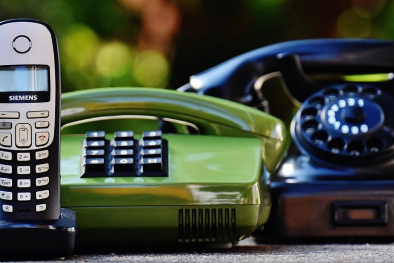 20170421_News_MovingForwardByLookingBack_1200x800 moving-forward-in-communications