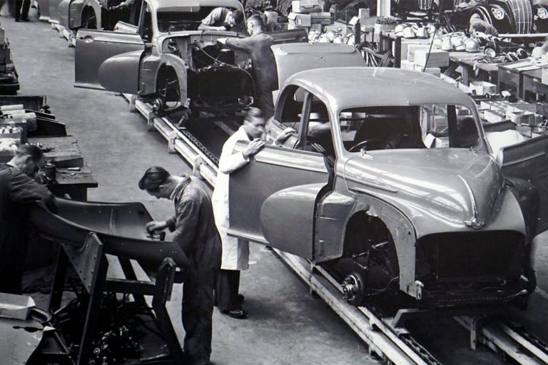 20170626_ThinkTank_TheSpiritOfDirsuptiveInnovation_1200x800 car-assembly-line-innovation
